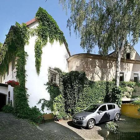 Lobo Guest house 2*